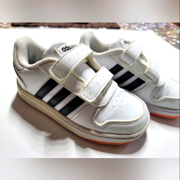 Adidas Unisex-Child Hoops Sneaker - Picture 3 of 12
